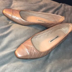 37.5 Manolo Blahnik Nude/Light Pink Patent Flats